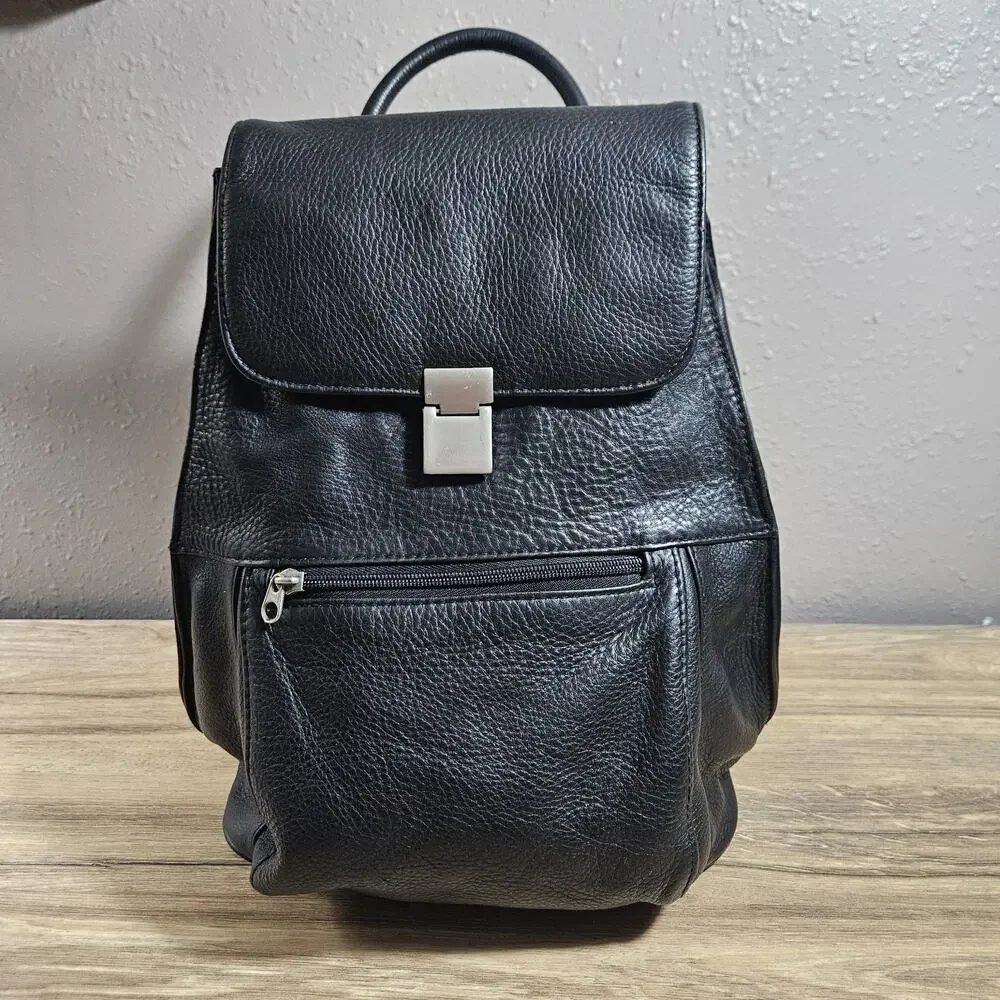 Carriage House Pebbled Black Leather Backpack Y2K Classic Biker Chic Purse